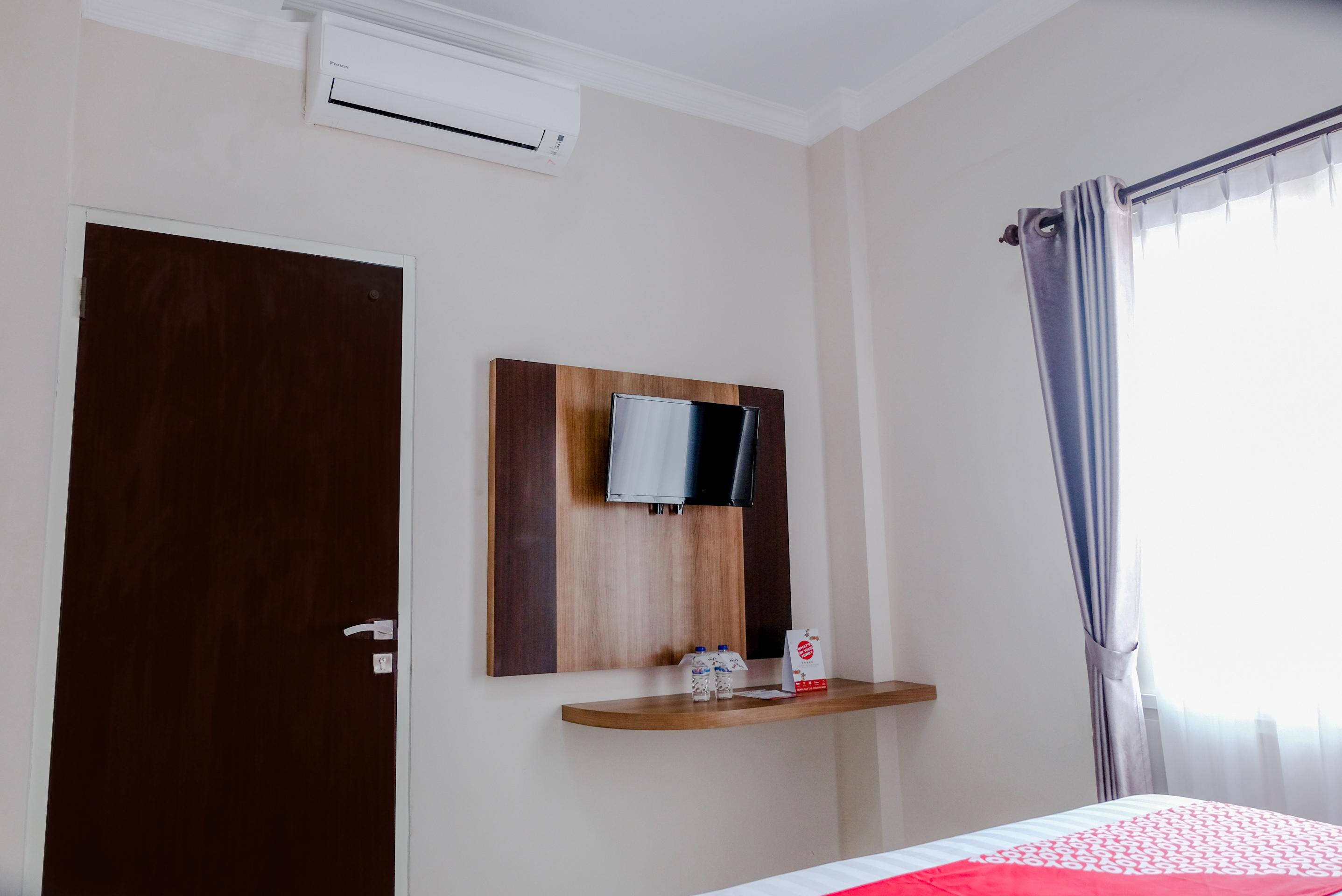 Noura Guest House Syariah Malang Exterior foto
